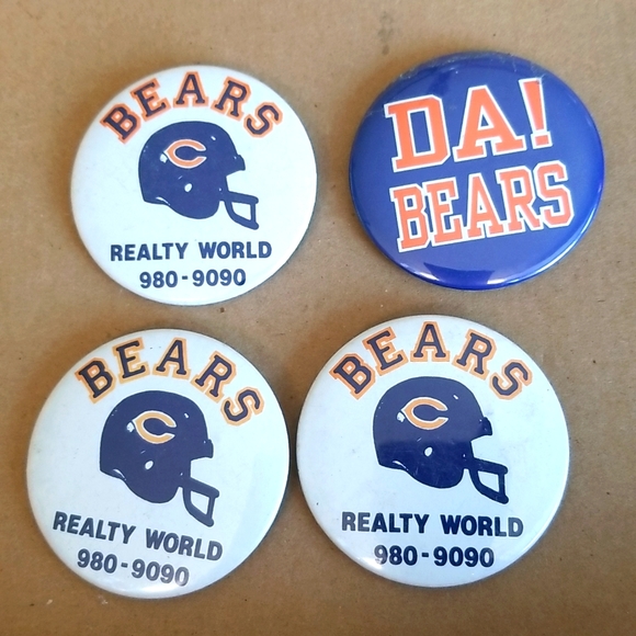 DA! BEARS football button pins - Picture 1 of 2